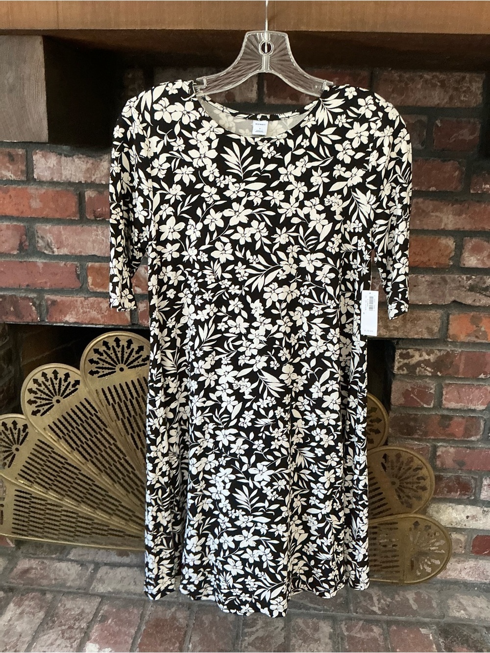 NWT Old Navy Floral Elbow Sleeve Swing Dress Black White Botanical Size S